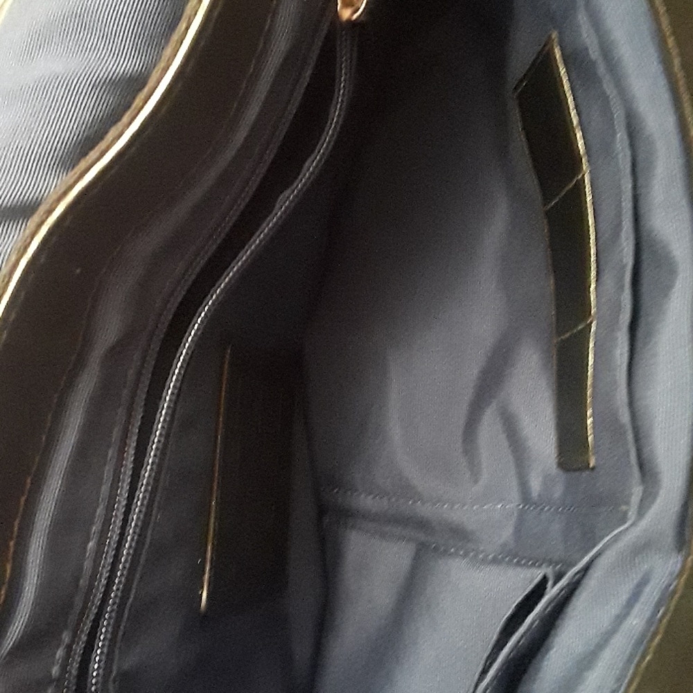 Authentic coach - Picture 2 of 3